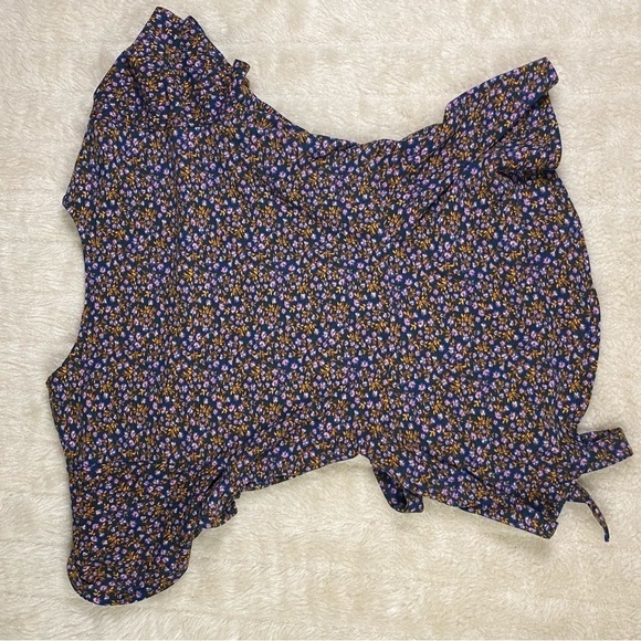 LILY White Floral Blouse - Picture 8 of 8